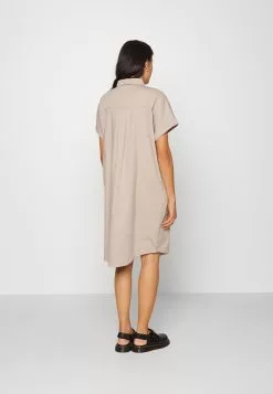 Monki Blousejurk - Beige Medium Dusty -Monki Verkoop 161ab9fa0ee240219ab4c132509b3118