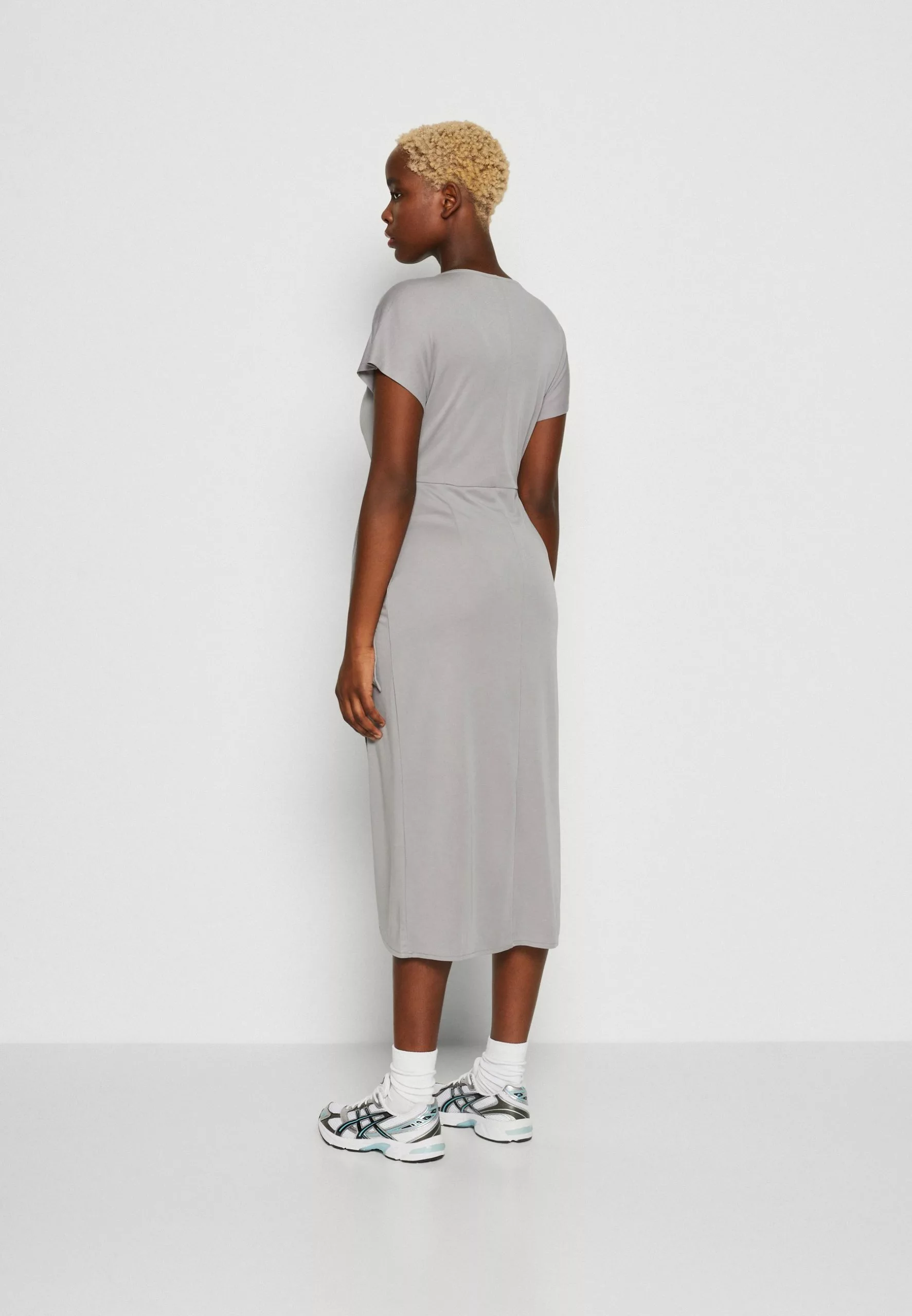 Monki Jerseyjurk - Light Grey 5 Monki Jerseyjurk - Light Grey - Afbeelding 3