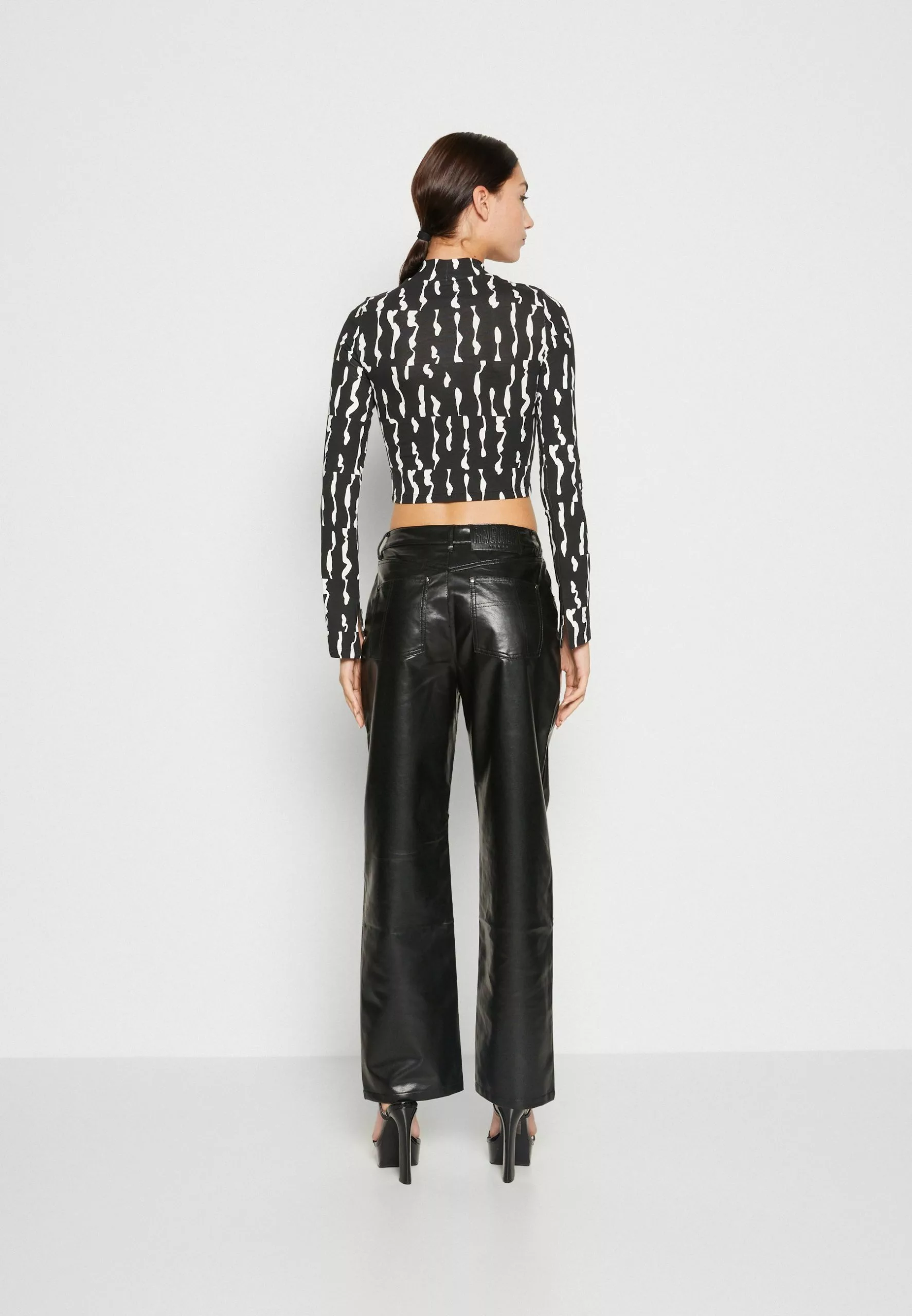 Monki Longsleeve - Black 5 Monki Longsleeve - Black - Afbeelding 3