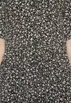 Monki Blousejurk - Meadow Black 13 Monki Blousejurk - Meadow Black -Monki Verkoop 1fd6f0cea9d64322bab51ec2d560f6b7