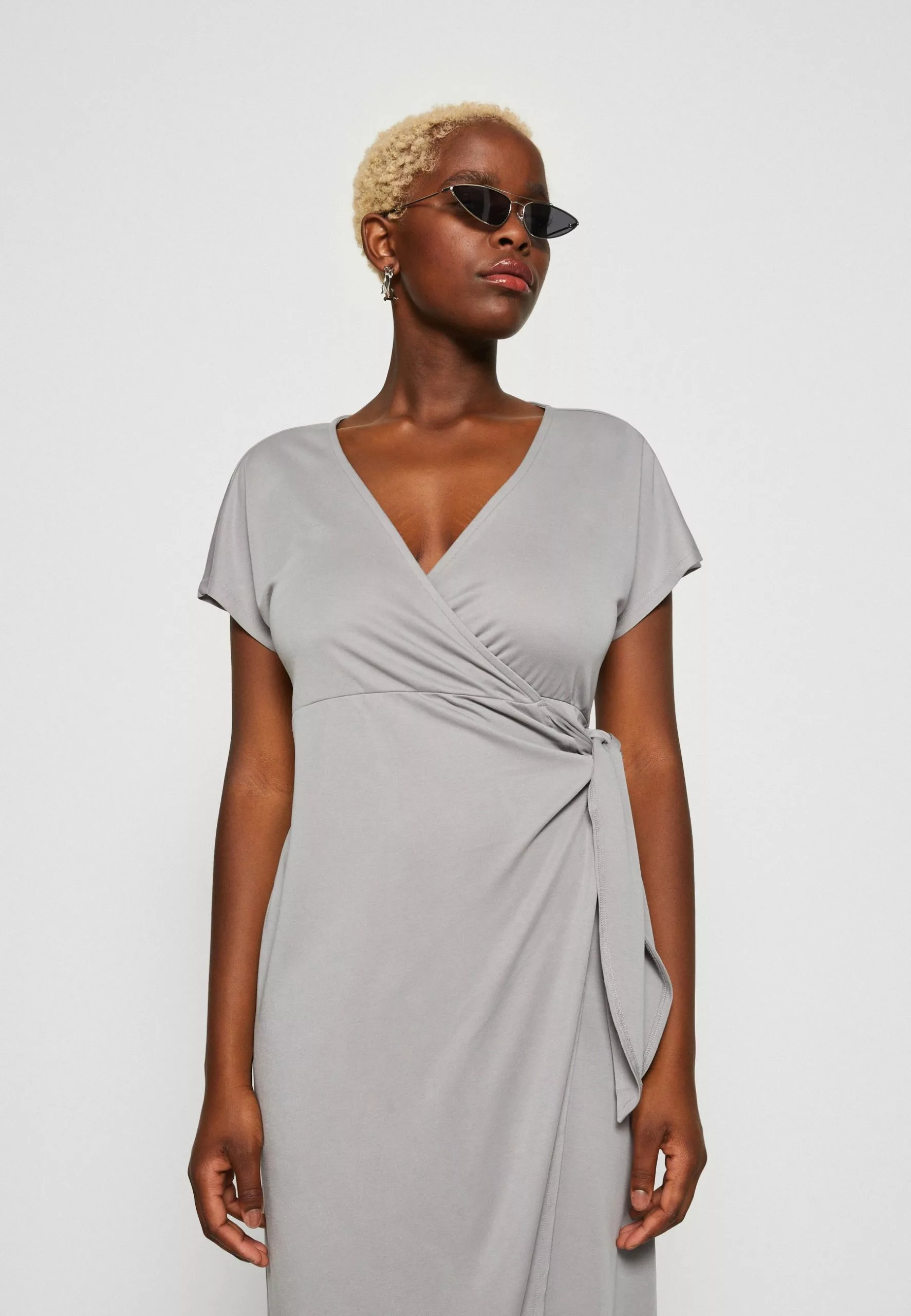 Monki Jerseyjurk - Light Grey 6 Monki Jerseyjurk - Light Grey - Afbeelding 4