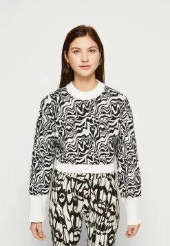 Monki Trui - White/Black