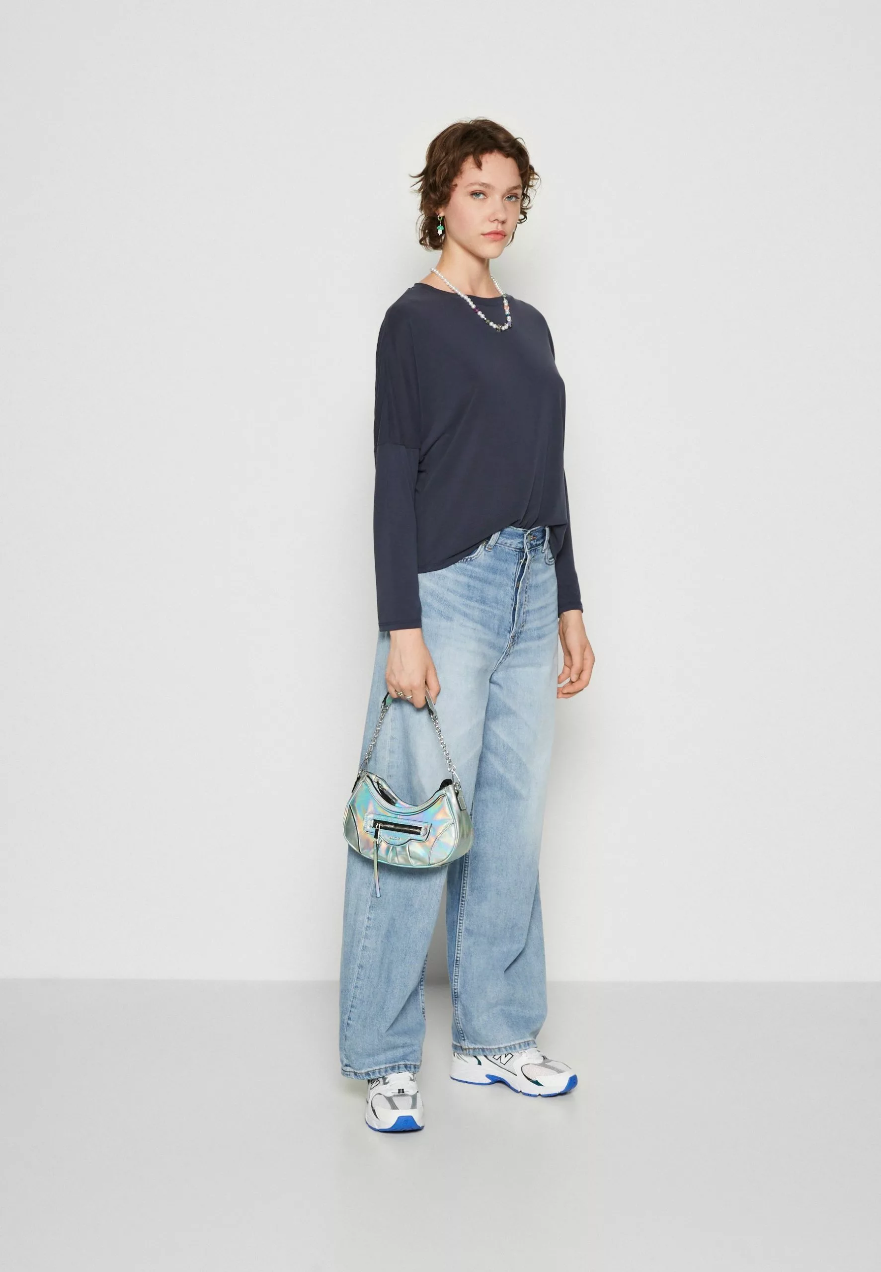 Monki Longsleeve - Blue 4 Monki Longsleeve - Blue - Afbeelding 2
