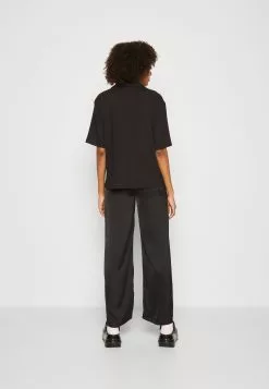Monki Poloshirt - Black Dark -Monki Verkoop 2c61481814d1445abc51cde078f37372