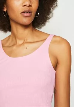 Monki 2 Pack - Top - Black Dark/Pink 15 Monki 2 Pack - Top - Black Dark/Pink -Monki Verkoop 344526015d6f44aaba58e86a512b23b0