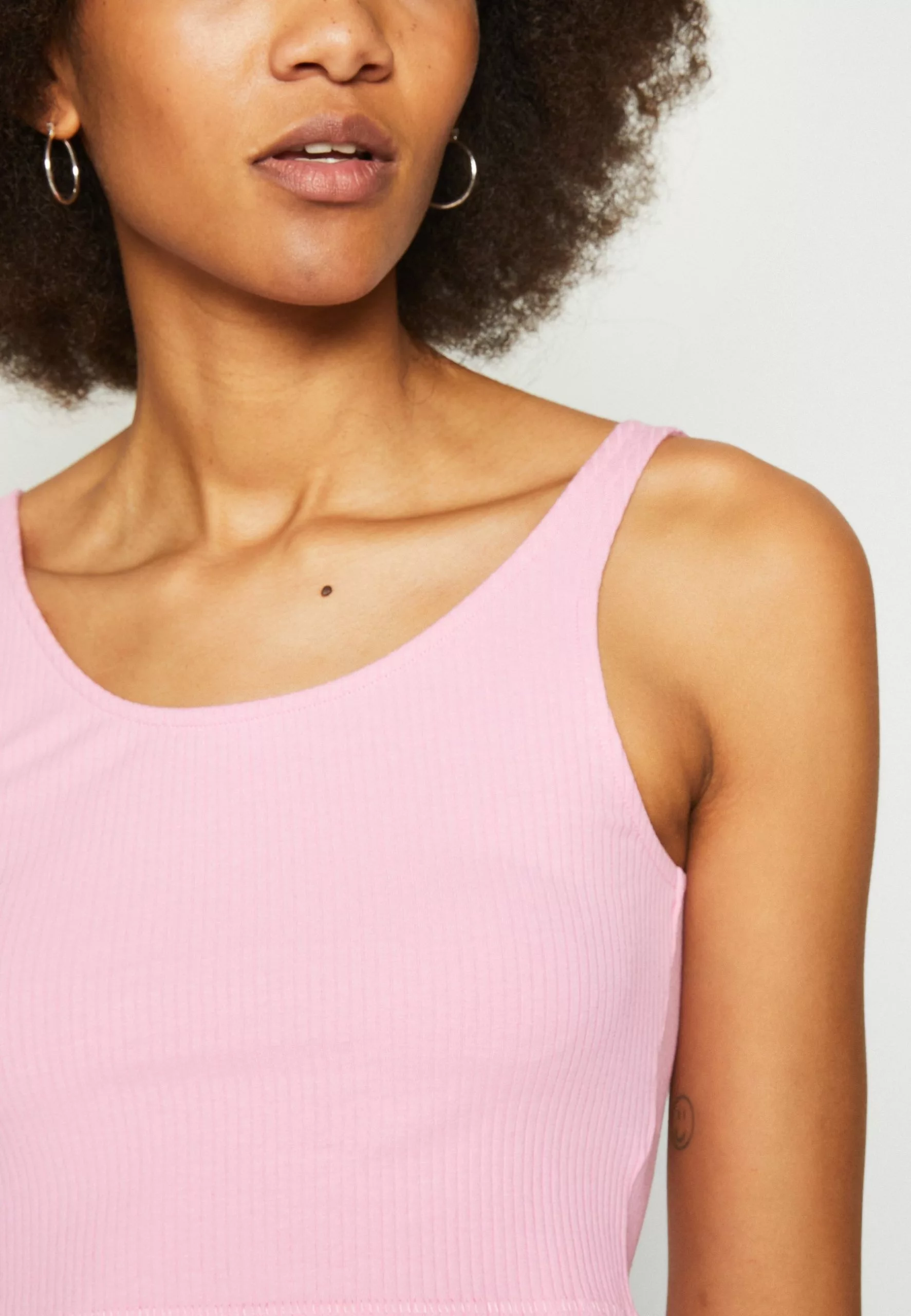 Monki 2 Pack - Top - Black Dark/Pink 9 Monki 2 Pack - Top - Black Dark/Pink - Afbeelding 7