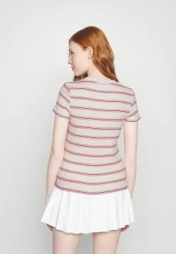 Monki T-Shirt Basic - Solid Pink / Solid Blue 11 Monki T-Shirt Basic - Solid Pink / Solid Blue -Monki Verkoop 348a9a2f75ef4b2fade57bb5f7ffc493