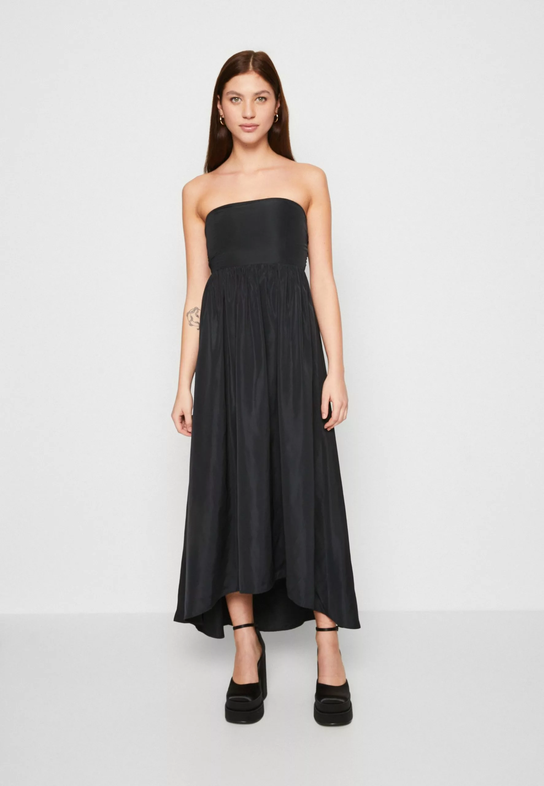 Monki Galajurk - Black 3 Monki Galajurk - Black