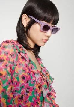 Monki Blouse - Pink Bright 30Rf/Devotion -Monki Verkoop 43d0e0cf201d49b988149806bf6bd5bc