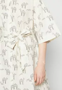 Monki Blousejurk - Off White 13 Monki Blousejurk - Off White -Monki Verkoop 49aea9f6269b4f1799c7c5711c478d1d