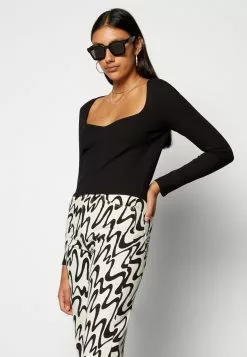 Monki Longsleeve - Black Dark Unique -Monki Verkoop 4a2615782c004090bbf6ebd1d412fac8