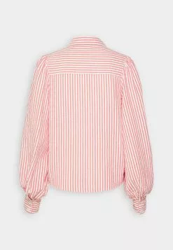 Monki Overhemdblouse - Red Spring 13 Monki Overhemdblouse - Red Spring -Monki Verkoop 58966bfff536493286ecf5e33b30fb40
