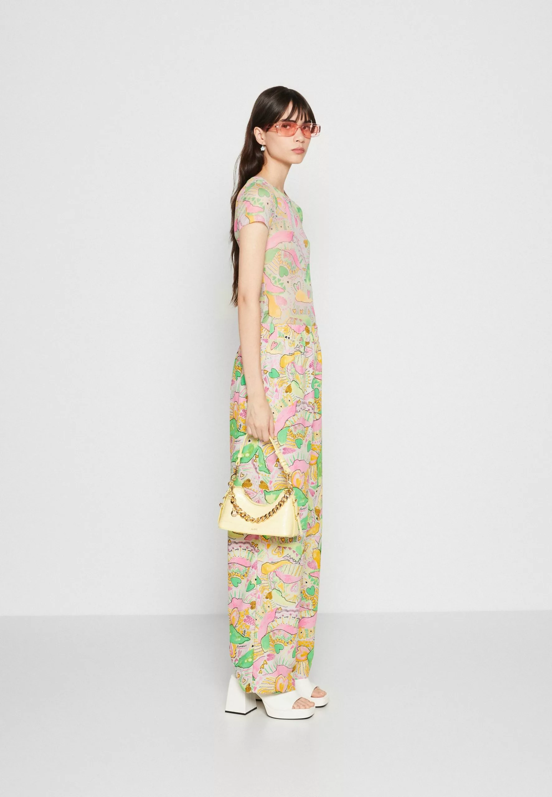 Monki T-Shirt Print - Grey Dusty Light 4 Monki T-Shirt Print - Grey Dusty Light - Afbeelding 2