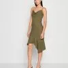 Monki Cocktailjurk - Khaki -Monki Verkoop 5aeb894e57754a43bd084af02133ce5a
