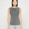 Monki Top - Grey Medium Dusty 2 Monki Top - Grey Medium Dusty -Monki Verkoop 5aed114f042a44de863b4a7ea5b811fb