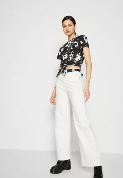 Monki T-Shirt Print - Black/White 11 Monki T-Shirt Print - Black/White -Monki Verkoop 5c4a6b715cb043fcbae0ef8a04975fbf