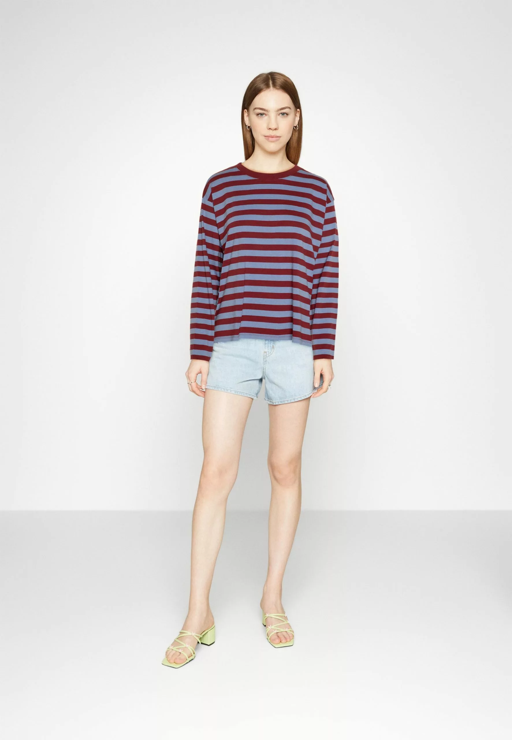 Monki Longsleeve - Dark Red/Blue 4 Monki Longsleeve - Dark Red/Blue - Afbeelding 2
