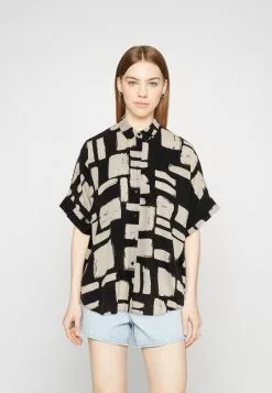 Monki Luca- Overhemdblouse - Black