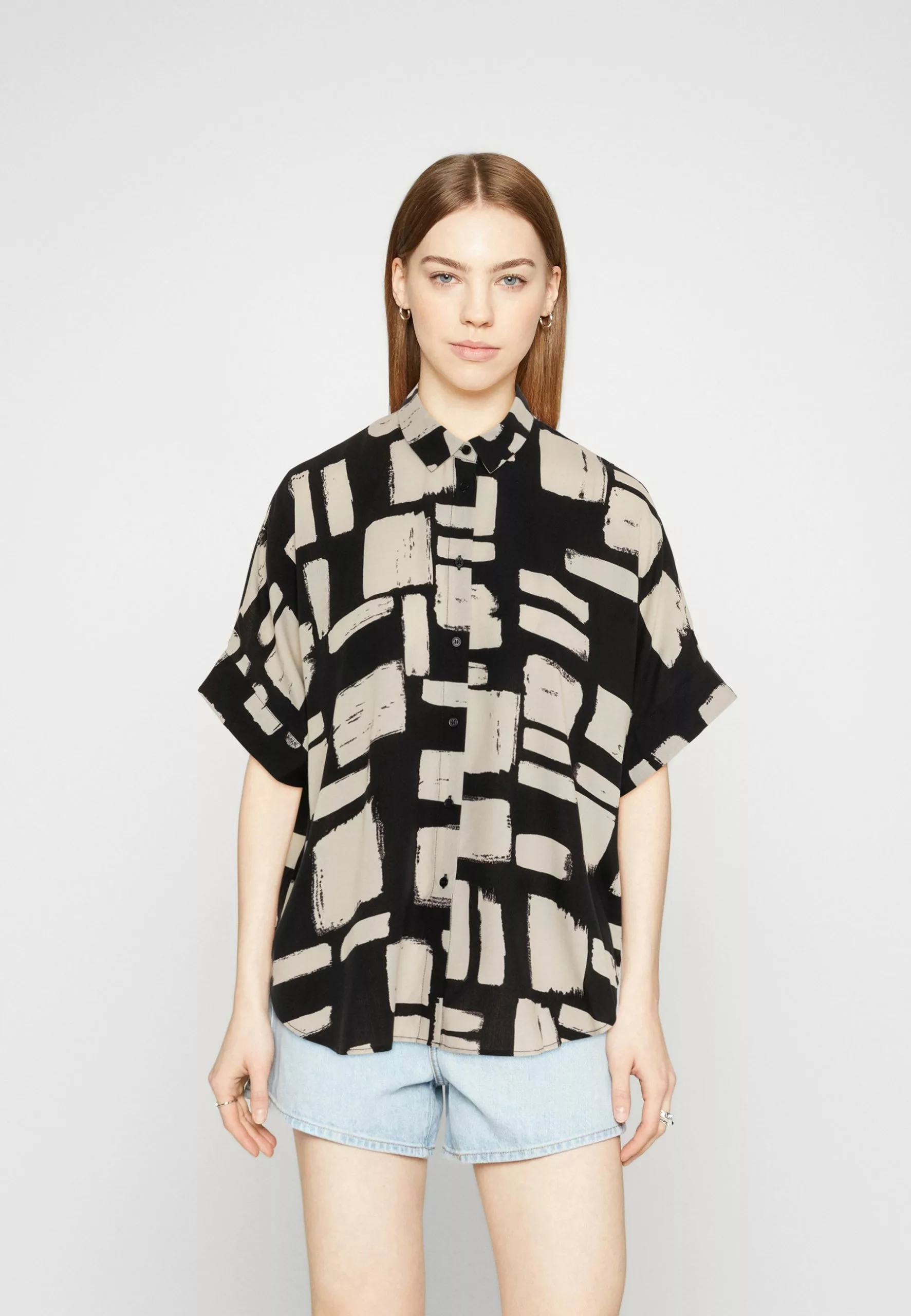 Monki Luca- Overhemdblouse - Black 3 Monki Luca- Overhemdblouse - Black