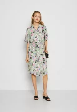 Monki Blousejurk - Lila 9 Monki Blousejurk - Lila -Monki Verkoop 617bdf6c64a24fc0938bead80e0b959e