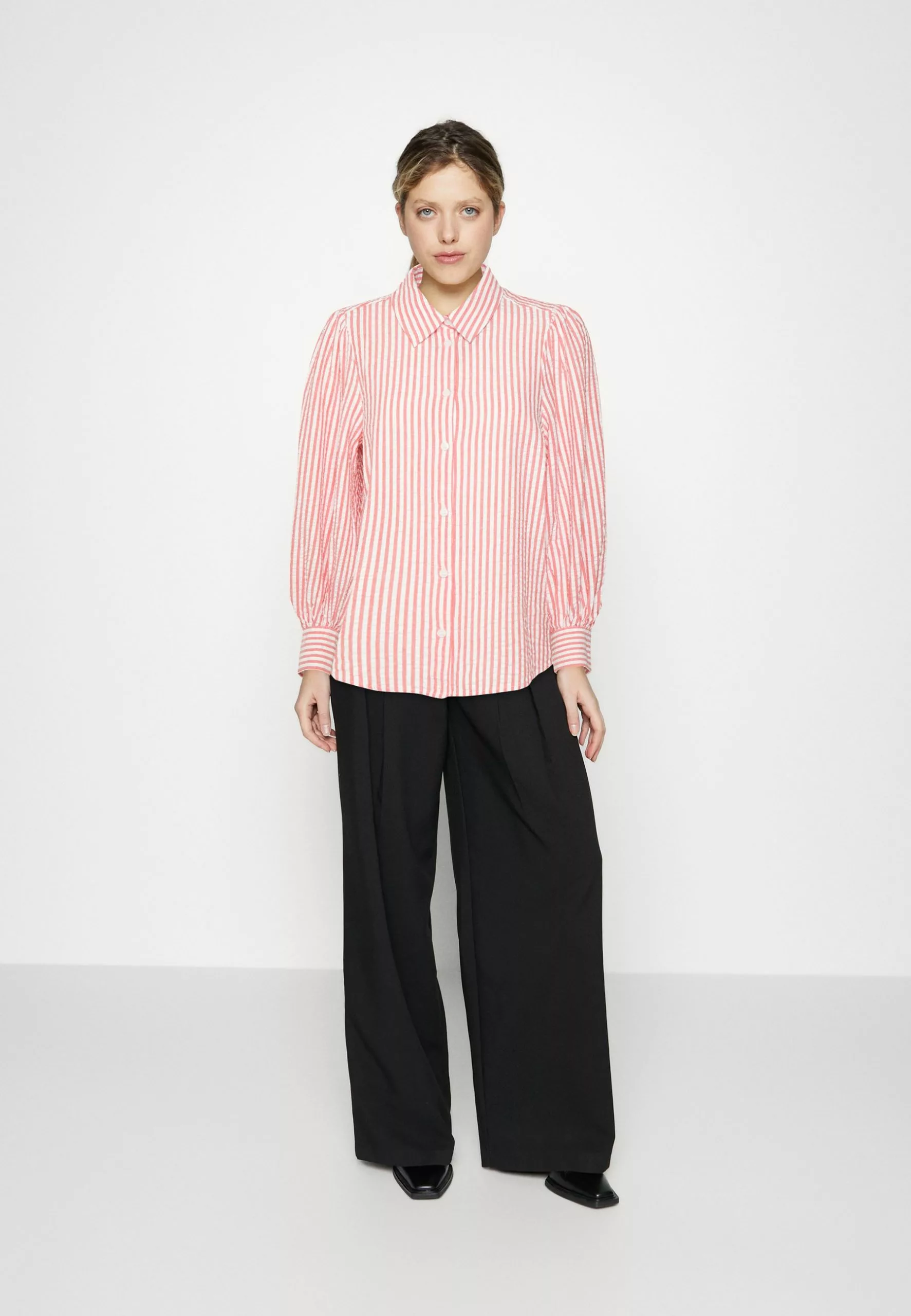 Monki Overhemdblouse - Red Spring 4 Monki Overhemdblouse - Red Spring - Afbeelding 2