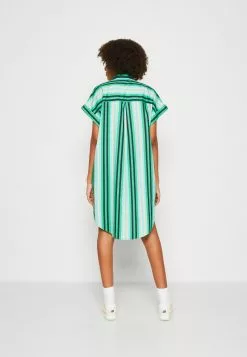 Monki Blousejurk - Green -Monki Verkoop 7a127e61aa504c70824561530f76b337
