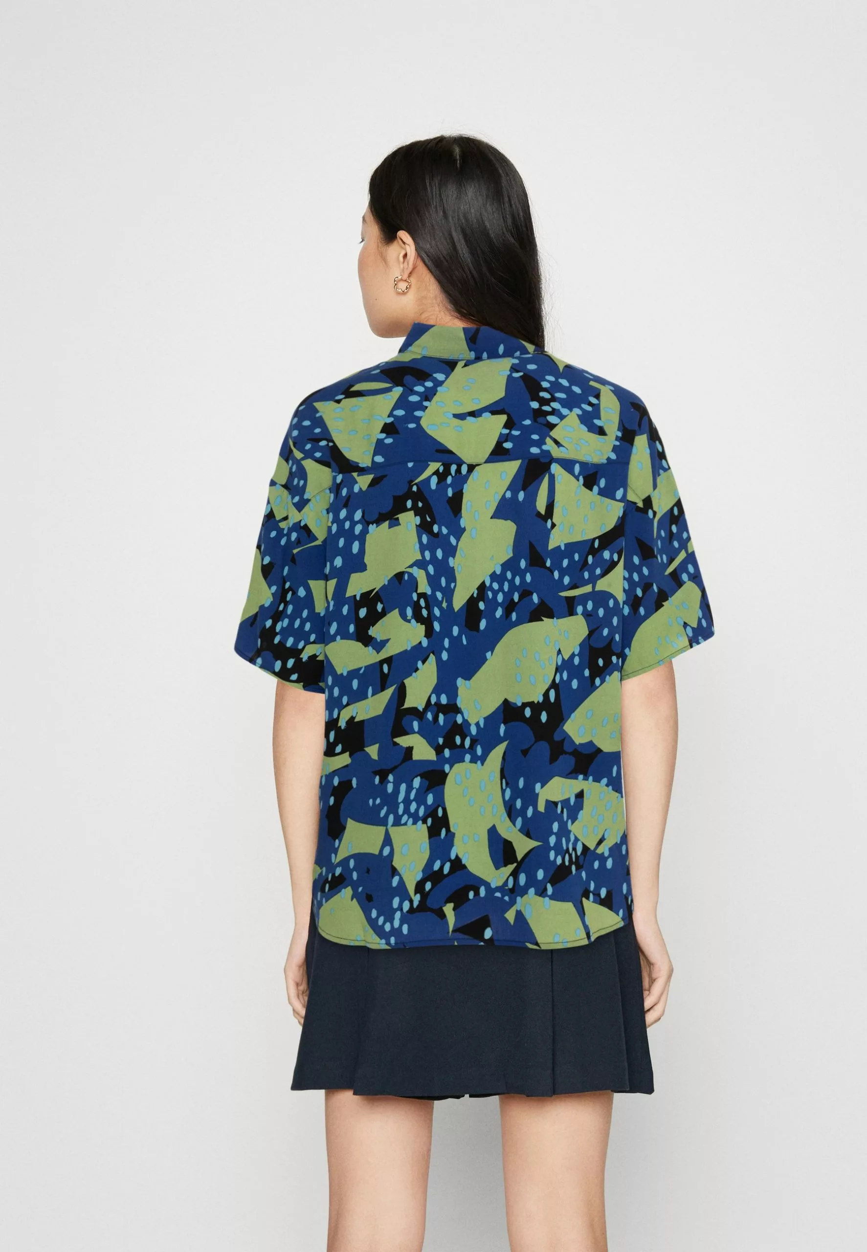 Monki Overhemdblouse - Blue Bright 5 Monki Overhemdblouse - Blue Bright - Afbeelding 3