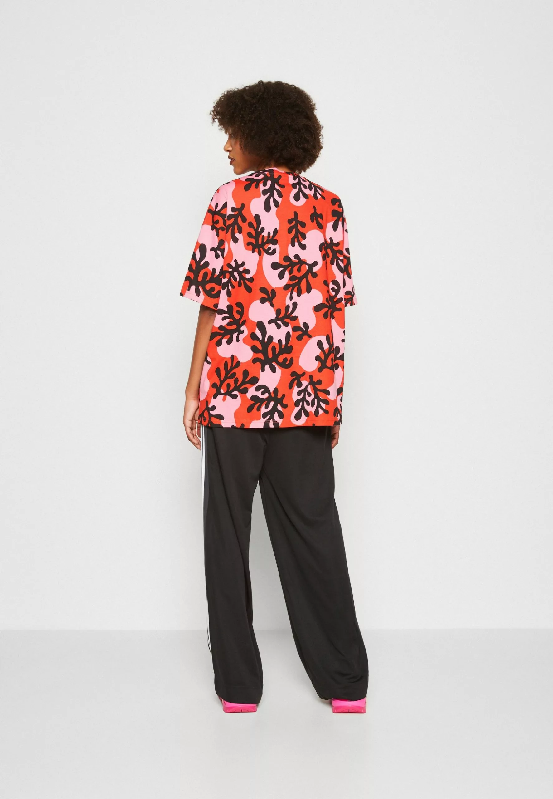 Monki T-Shirt Basic - Pink/Black/Red 5 Monki T-Shirt Basic - Pink/Black/Red - Afbeelding 3