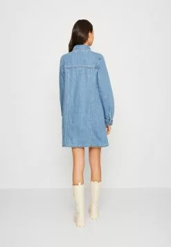 Monki Spijkerjurk - Blue Medium Dusty -Monki Verkoop 842d981dabf94fab83305b01ea0a862f