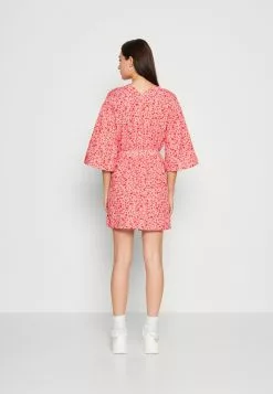 Monki Blousejurk - Lilblom -Monki Verkoop 85f3fa0750144e7e8a5c9c661f059c96