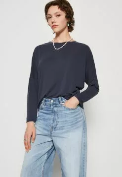 Monki Longsleeve - Blue 11 Monki Longsleeve - Blue -Monki Verkoop 881475e9dfae4d7aaa920d7669a56bd2