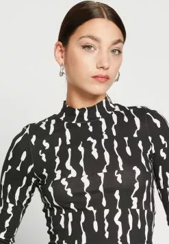 Monki Longsleeve - Black 11 Monki Longsleeve - Black -Monki Verkoop 8c22f7d9c6e4454f8fc2ae5c9996b79a