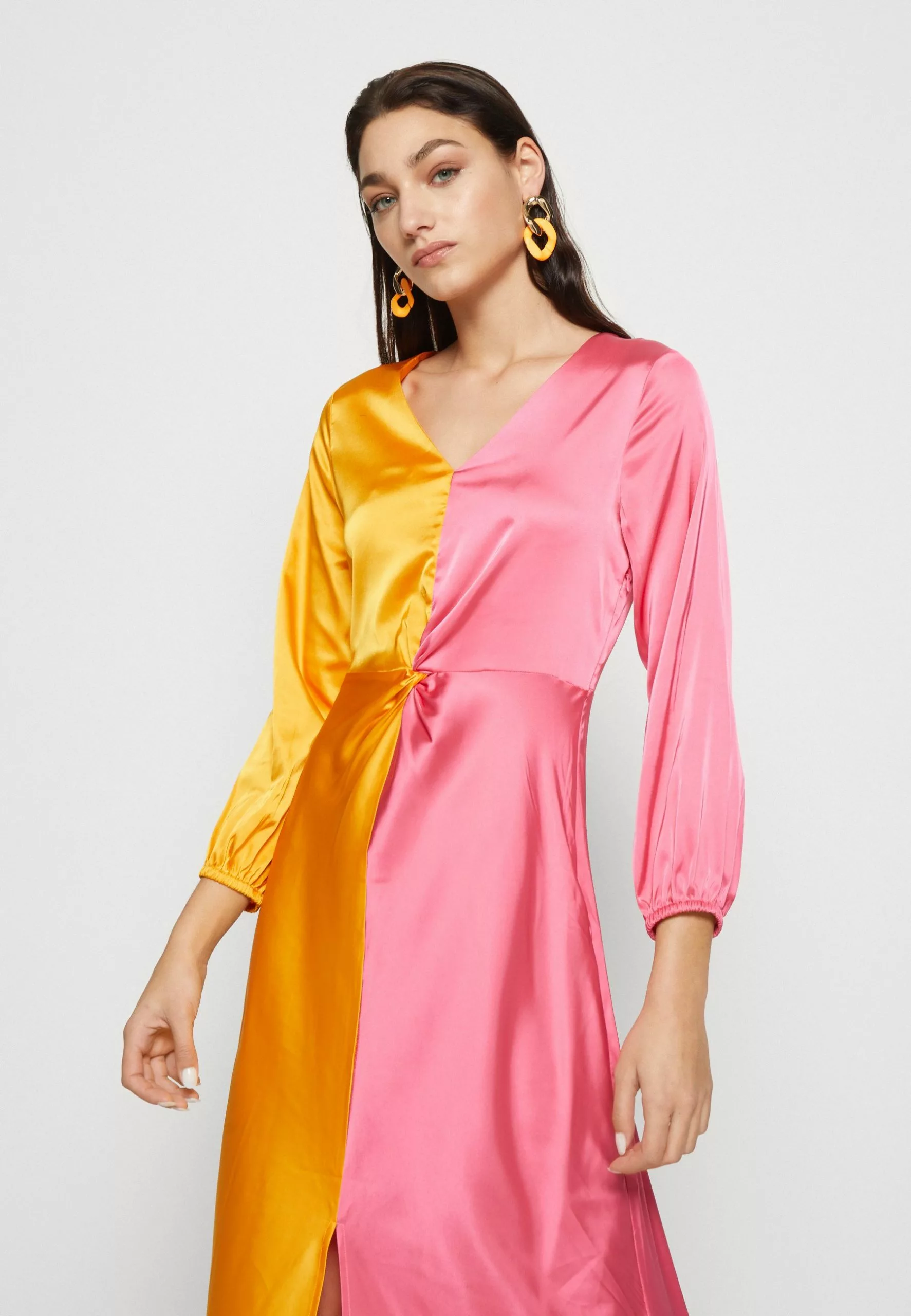 Monki Cocktailjurk - Pink/Orange 6 Monki Cocktailjurk - Pink/Orange - Afbeelding 4