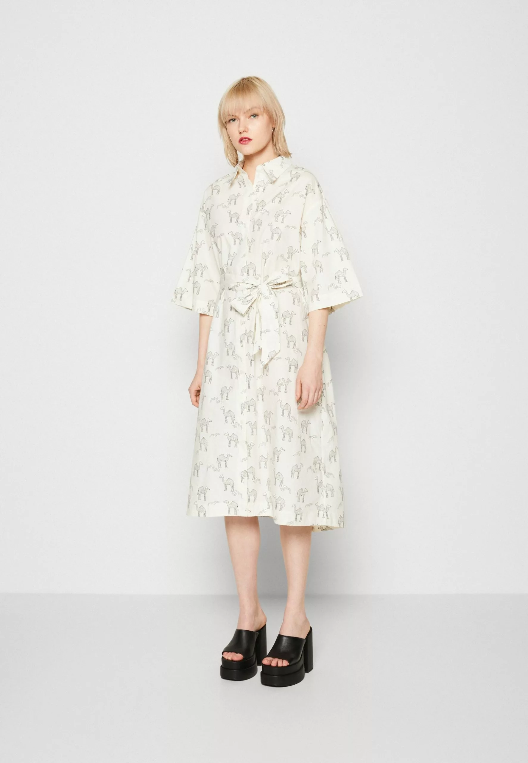 Monki Blousejurk - Off White 3 Monki Blousejurk - Off White