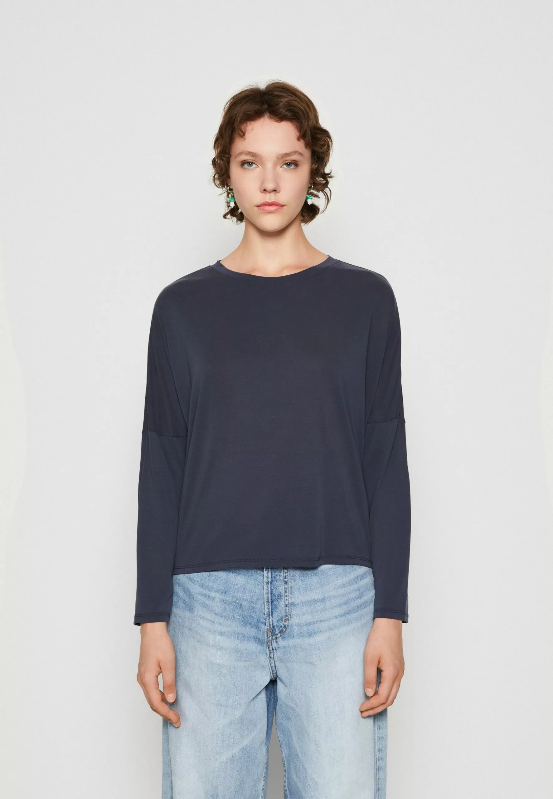 Monki Longsleeve - Blue 3 Monki Longsleeve - Blue