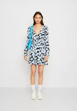Monki Blousejurk - Light Blue -Monki Verkoop 922750536c054044b3412aefa410c583