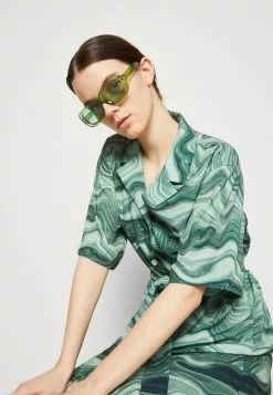 Monki Blousejurk - Green Dusty Light -Monki Verkoop 935d8cfa70d44e86b2d8fb0fe1f1ad26