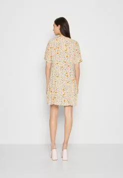 Monki Blousejurk - Cream Flower -Monki Verkoop 9839a8e80c484833b827d1f08d45fd7d