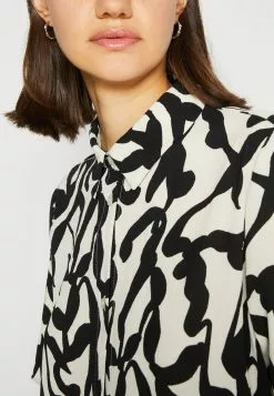 Monki Blousejurk - Offwhite -Monki Verkoop 992a3dff2b0645d2821ce36ae1346103