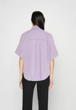 Monki Luca- Overhemdblouse - Lilac Purple -Monki Verkoop 9a3fa5b4fe9b4c6fa1fa7b3816768b12