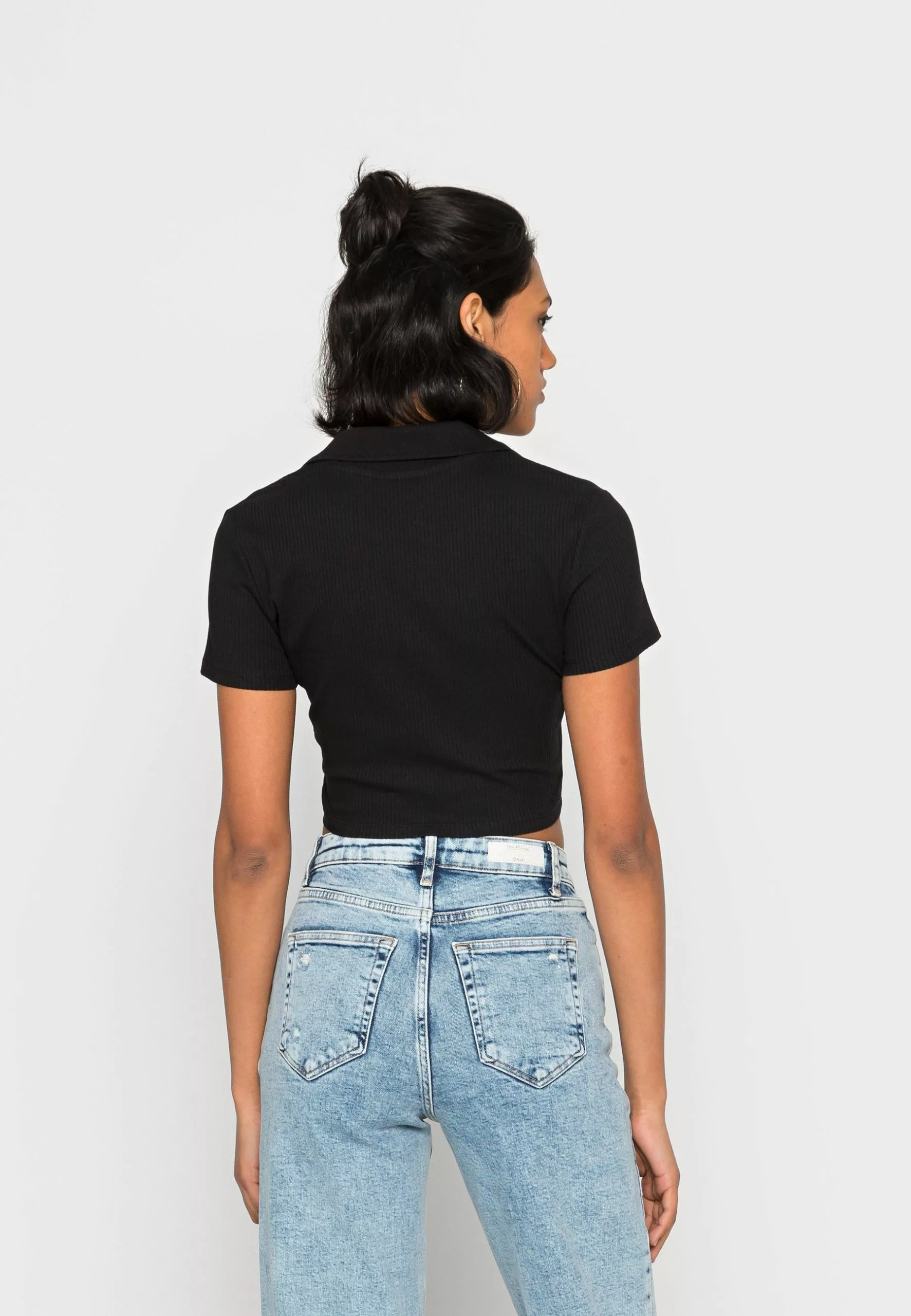 Monki T-Shirt Basic - Black Dark 5 Monki T-Shirt Basic - Black Dark - Afbeelding 3