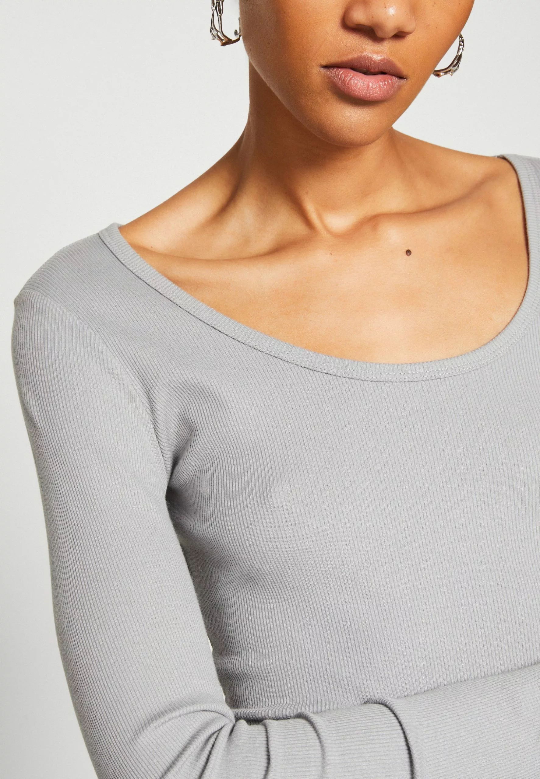 Monki Longsleeve - Grey 8 Monki Longsleeve - Grey - Afbeelding 6