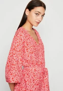 Monki Blousejurk - Lilblom -Monki Verkoop a216a2093db349f5baad7212f3d33643