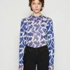 Monki Longsleeve - Blue/White