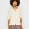 Monki Poloshirt - Beige Dusty Light 2 Monki Poloshirt - Beige Dusty Light -Monki Verkoop a68483a7eeca4073b48413a159312266