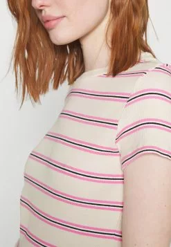 Monki T-Shirt Basic - Solid Pink / Solid Blue 15 Monki T-Shirt Basic - Solid Pink / Solid Blue -Monki Verkoop a712f20b6001426796531b10316c55d1