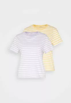 Monki 2 Pack - T-Shirt Print - White Yellow/White Lilac -Monki Verkoop af64db6114014c408ab31137bb00cfa8
