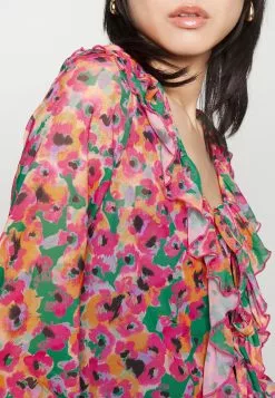 Monki Blouse - Pink Bright 30Rf/Devotion -Monki Verkoop b3b1c2d0e41145138ee10fbd708da5f4