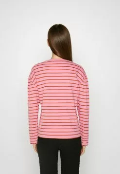 Monki Longsleeve -Pink/Red 9 Monki Longsleeve -Pink/Red -Monki Verkoop b5a35b27ef7b4c9ea6ac2887db91ea8d