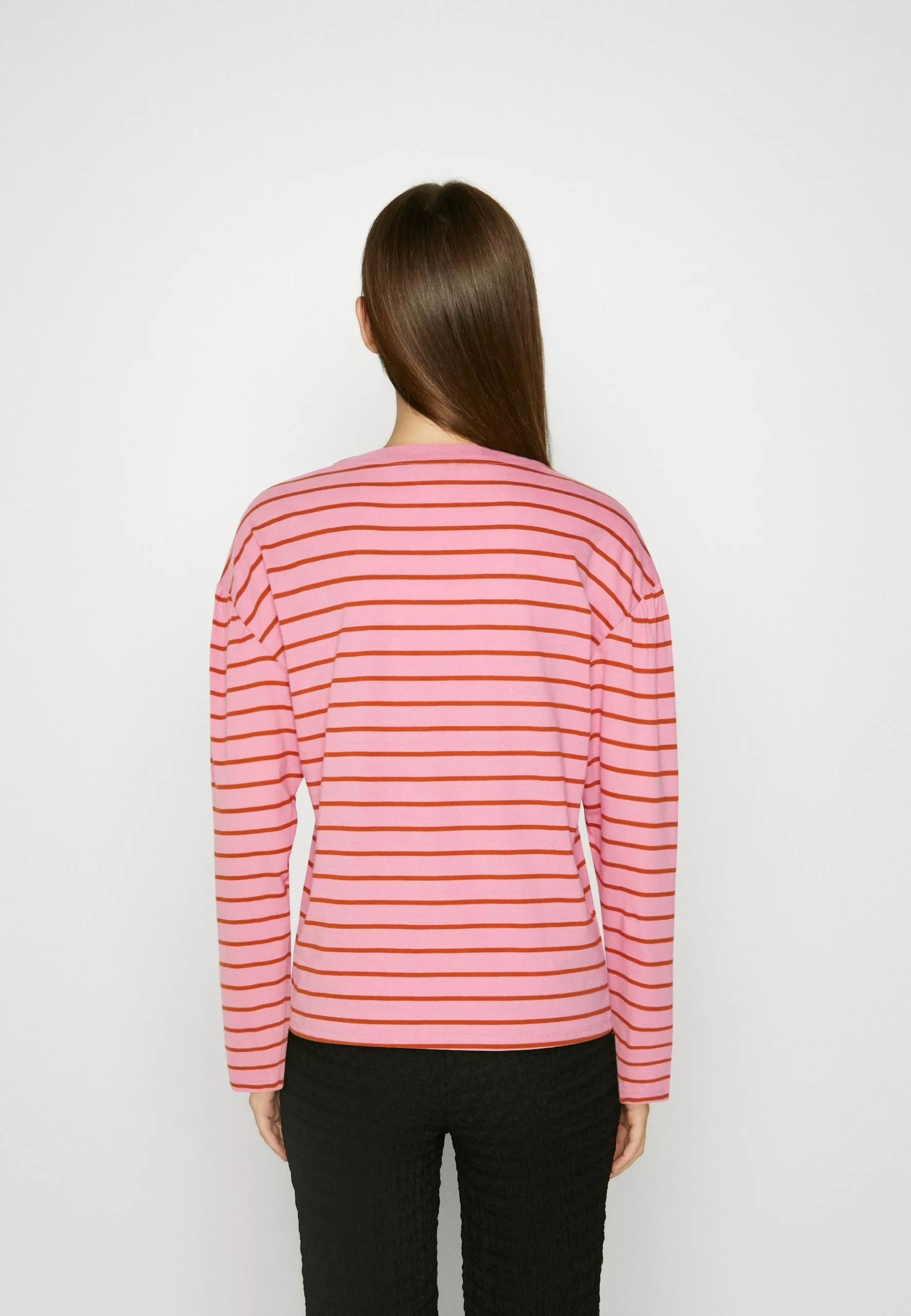 Monki Longsleeve -Pink/Red 5 Monki Longsleeve -Pink/Red - Afbeelding 3